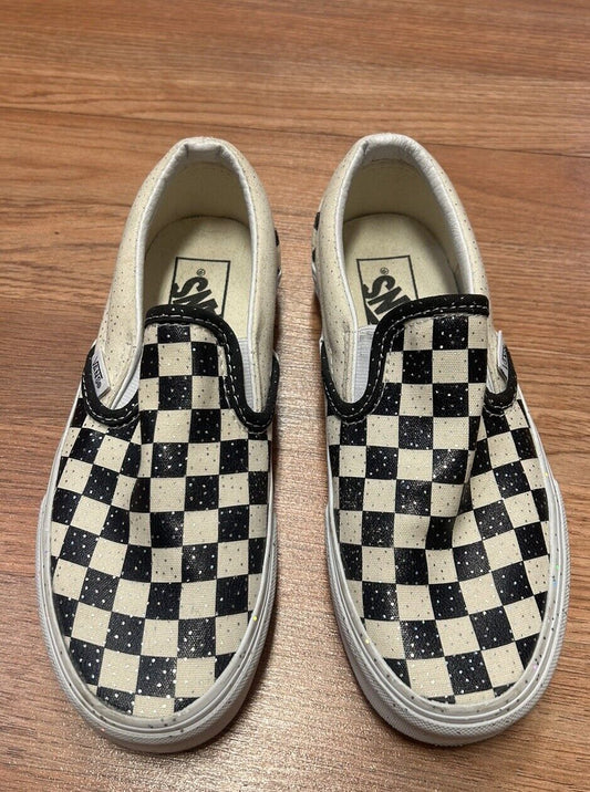 Vans Classic Slip On UnisexColor Black & white Checker Mens 3.5 Womens 5