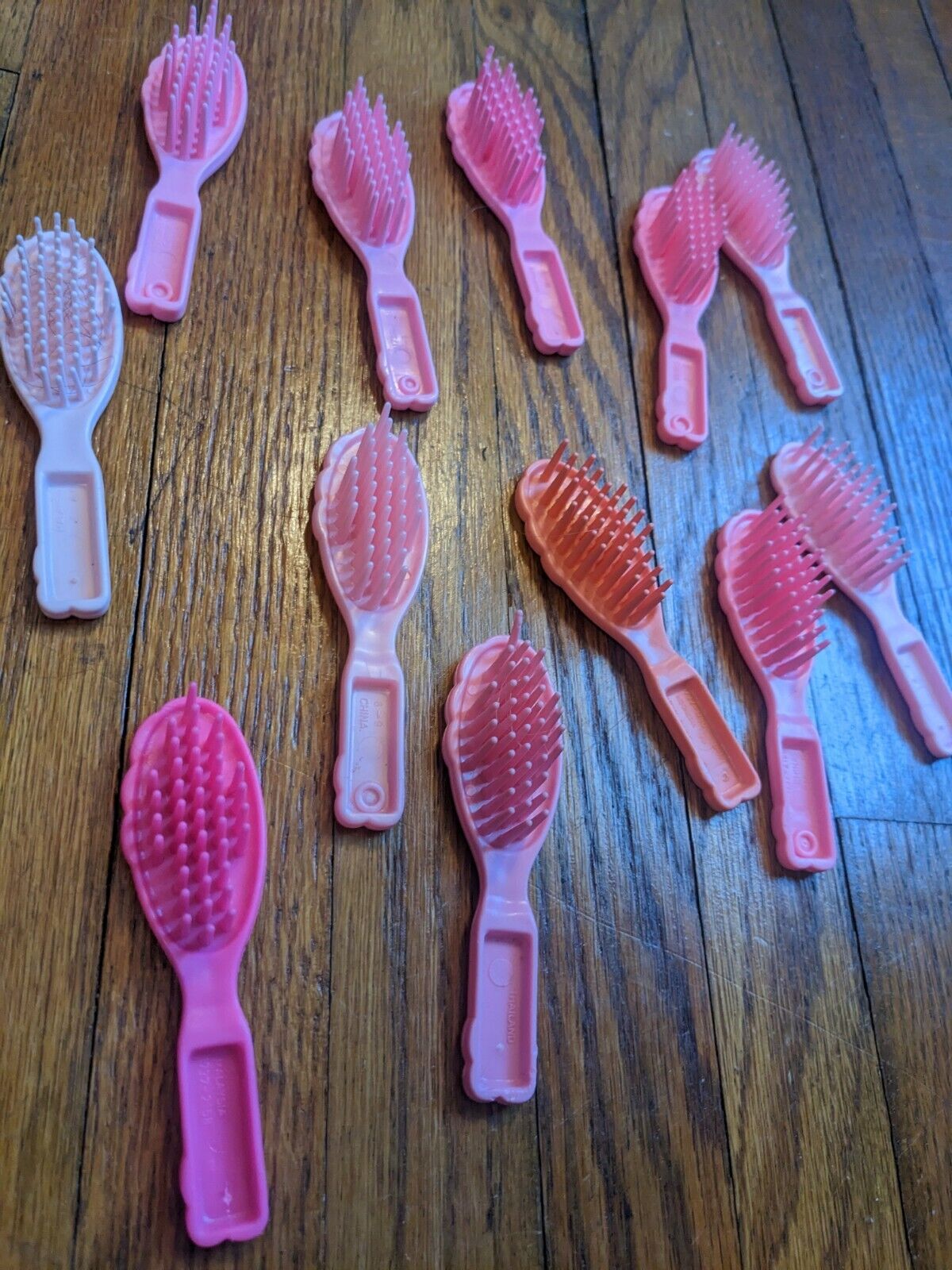 BARBIE HAIR BRUSH LOT OF 12 STANDARD 1990s PINK DOLL ACCESSORIES Dozen