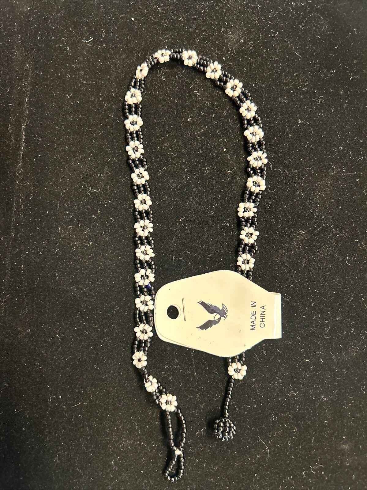 1 Single NWT VINTAGE 90s BEADED DAISY BLACK & WHITE Choker necklace