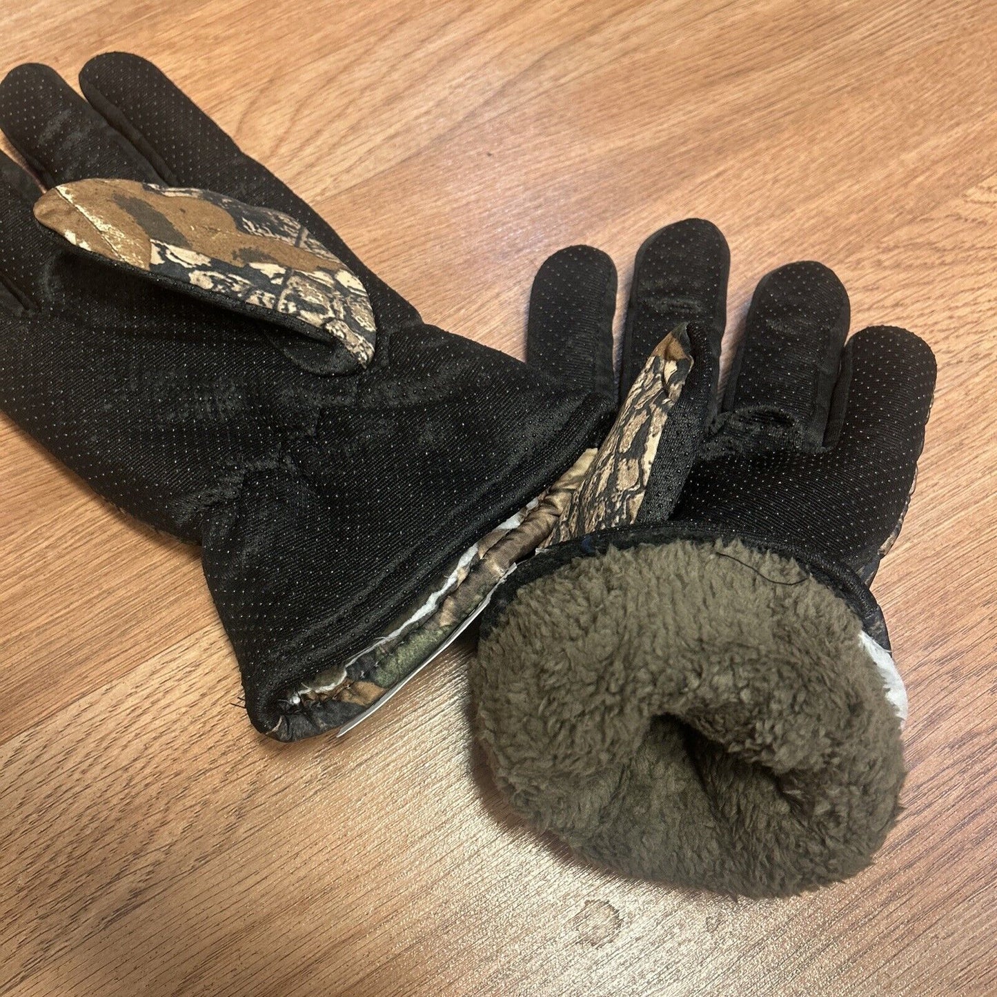 NWT Wood Forest Men's Camo insulated Gloves One Size Free Shipping