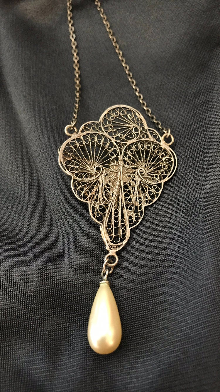 Art Deco 1930s Topazio Filigree Butterfly Necklace – Silver