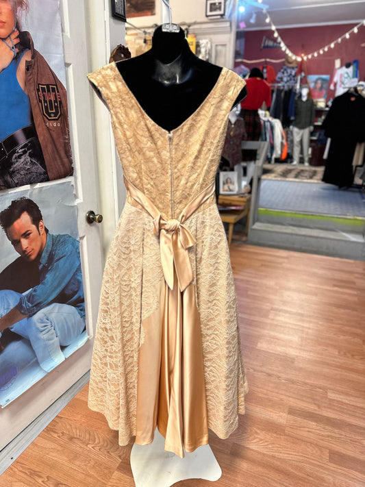 1950's Henry Kaiser Blush Lace Detail Dress