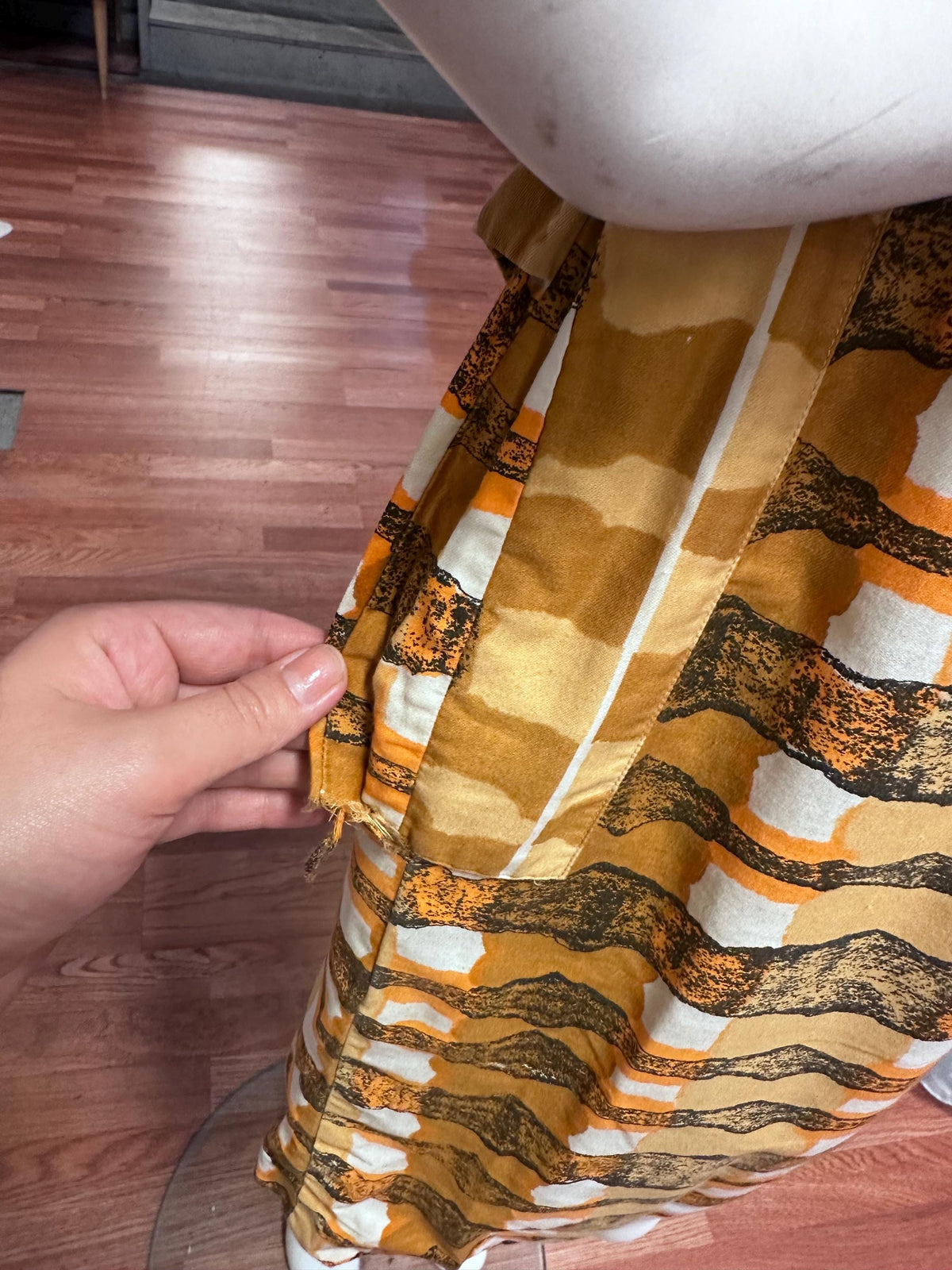 1970's Vera Neumann Cigar Wrap or Tiger O-ring tunic Dress - House of Dow