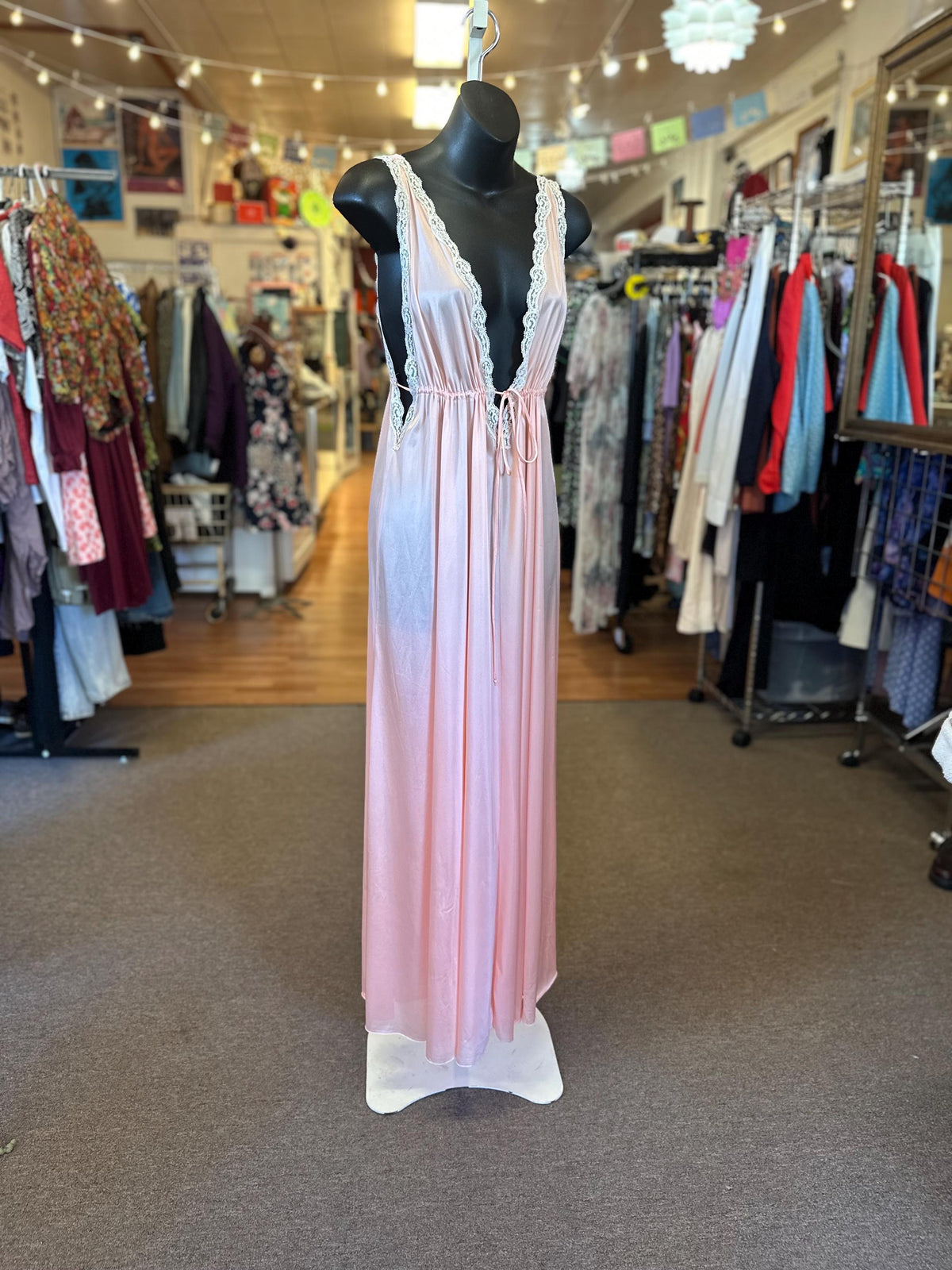 1960's/70's Mistee Maxi Nylon Peach Nightgown - House of Dow