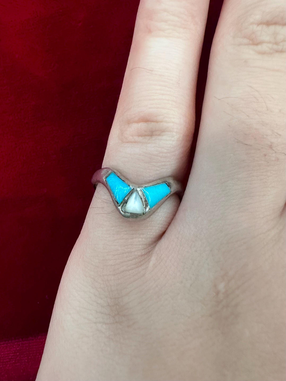 Vintage Zuni Navajo V Inlay Turquoise Ring Unmarked - House of Dow
