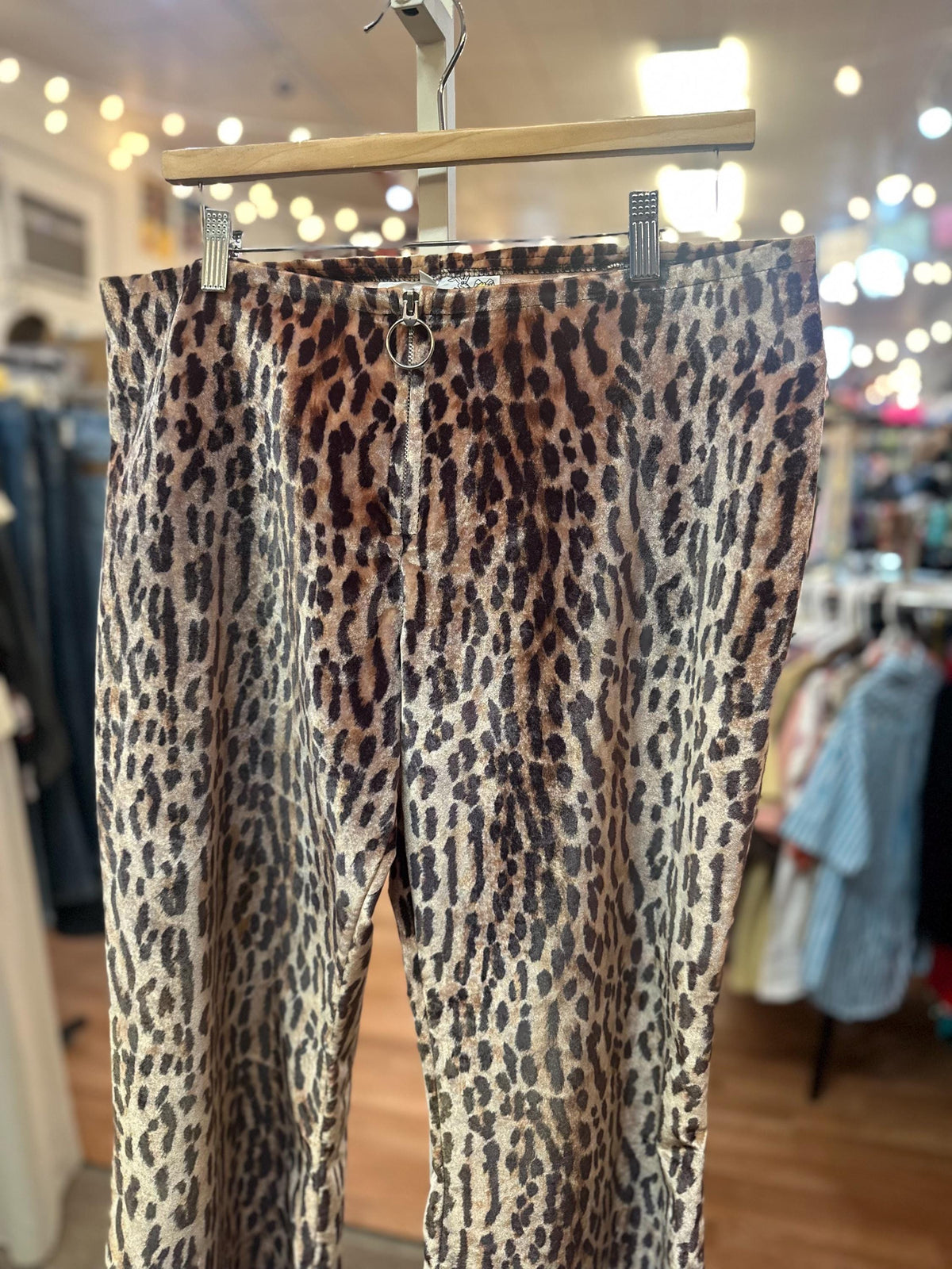 Aardvark's Odd Ark Vintage Plus Size XL Leopard O-Ring flares - House of Dow
