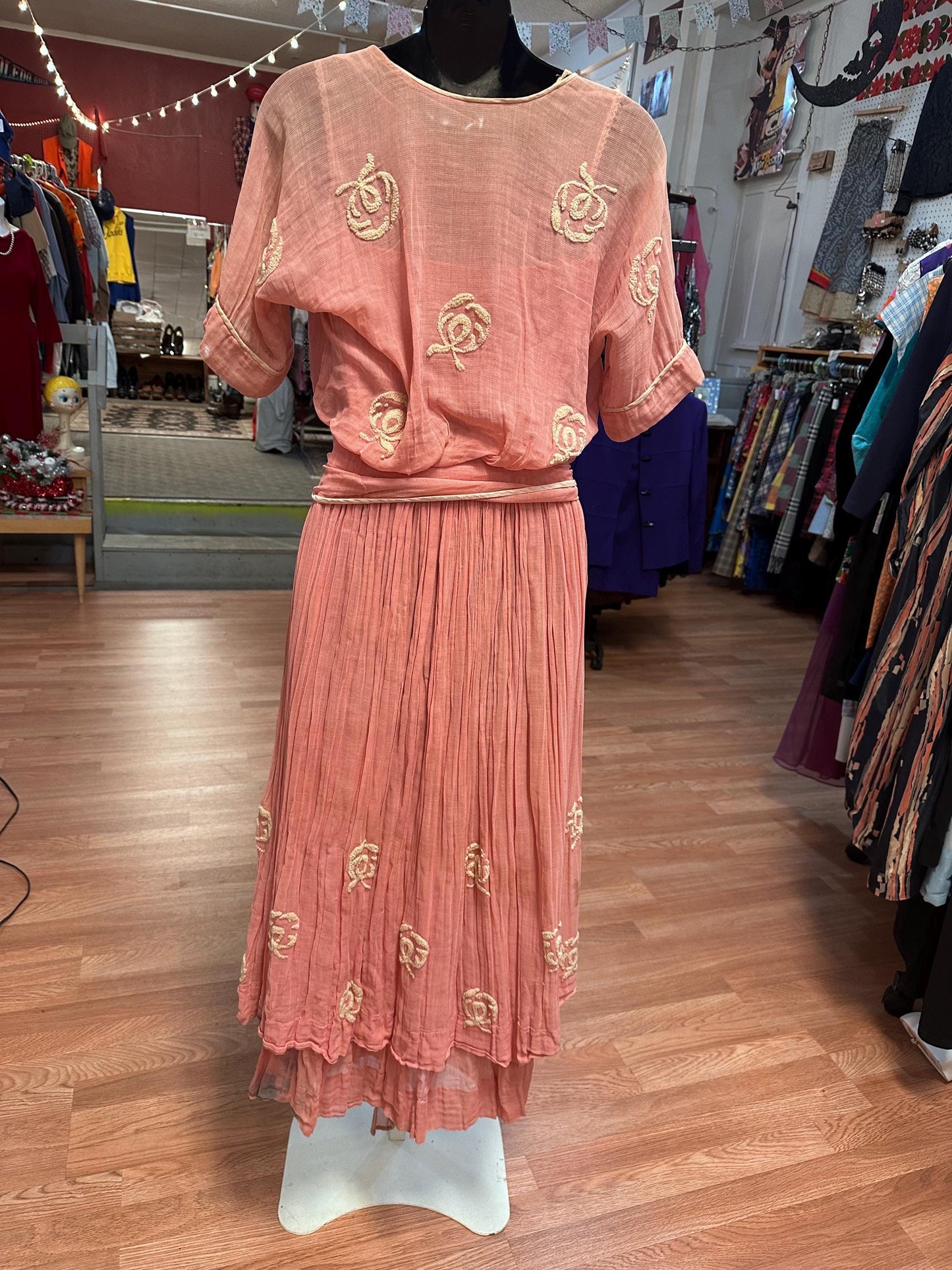 RARE Vintage Victorian Pink Muslin Chenille Embroidered Day Dress XS