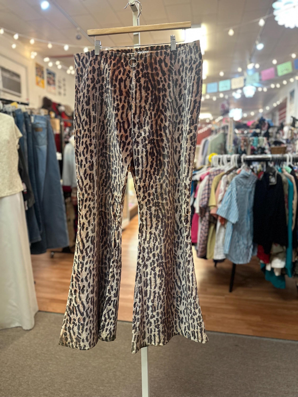 Aardvark's Odd Ark Vintage Plus Size XL Leopard O-Ring flares - House of Dow