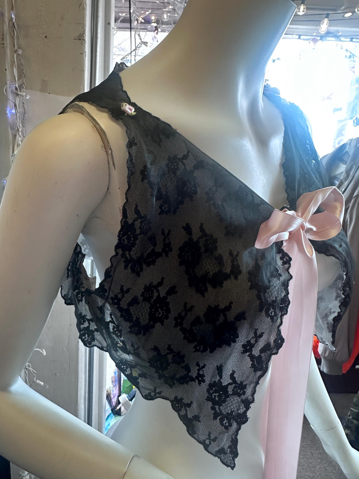 1950s/60s Vintage Eyeful Black Lace Lingerie Capelet Top – Pink Bow Detail (Sz S/M)