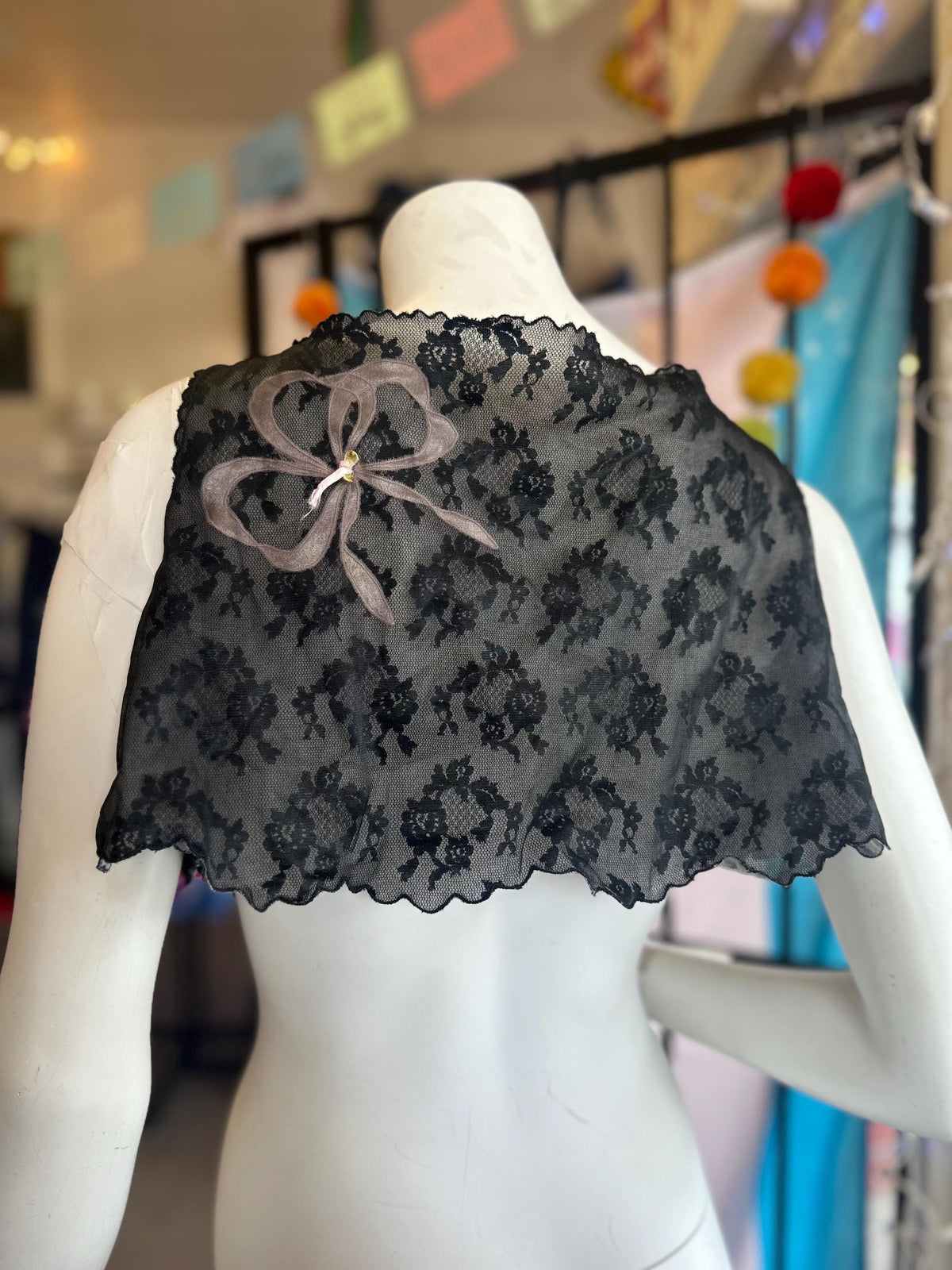 1950s/60s Vintage Eyeful Black Lace Lingerie Capelet Top – Pink Bow Detail (Sz S/M)