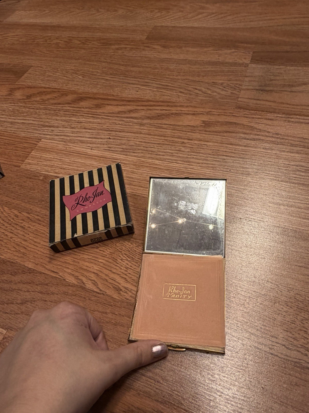 Vintage Rho-Jan Compact with Original box