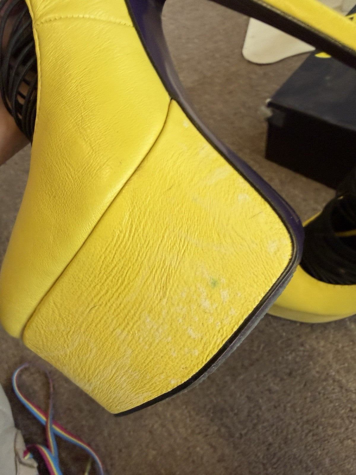 AS IS London Trash Womens Ceres Platform Heels Stiletto Yellow Suede Size 7.5