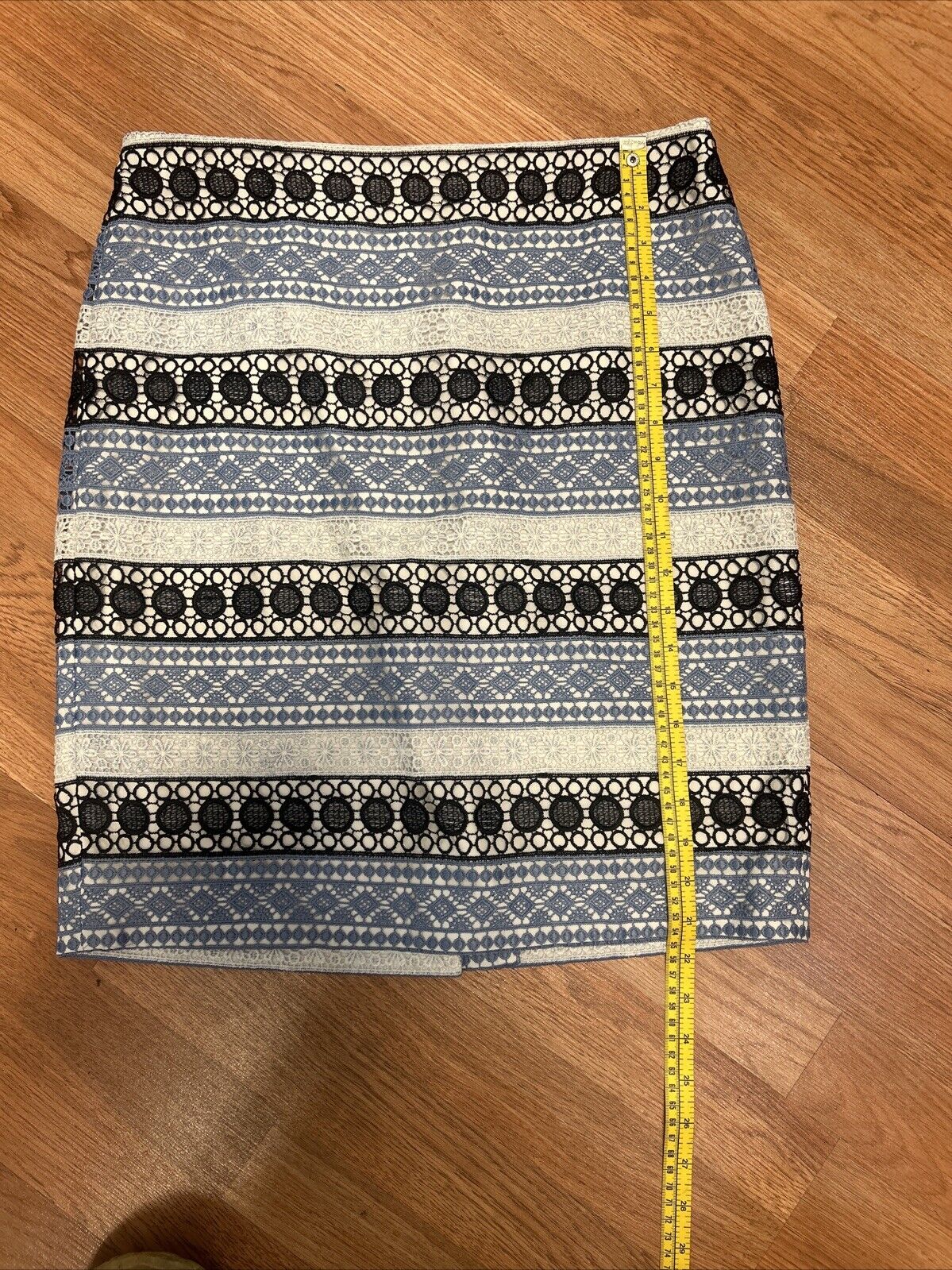 Talbots Knee Length Pencil Skirt Women's Size 10P Blue White Lace 