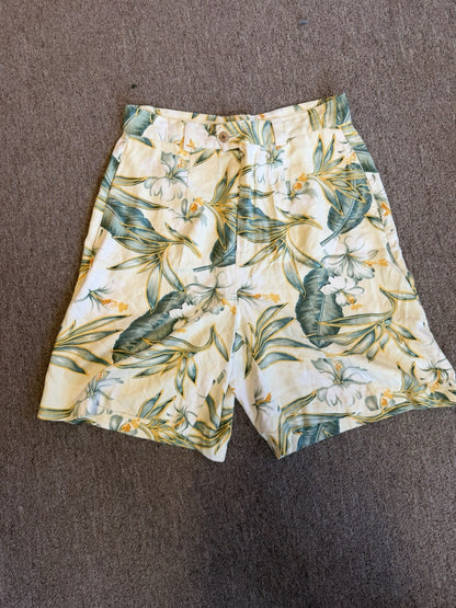 Tommy Bahama Shorts Womens 6 Chalk Yellow Green Silk Atlantis Delight Floral New