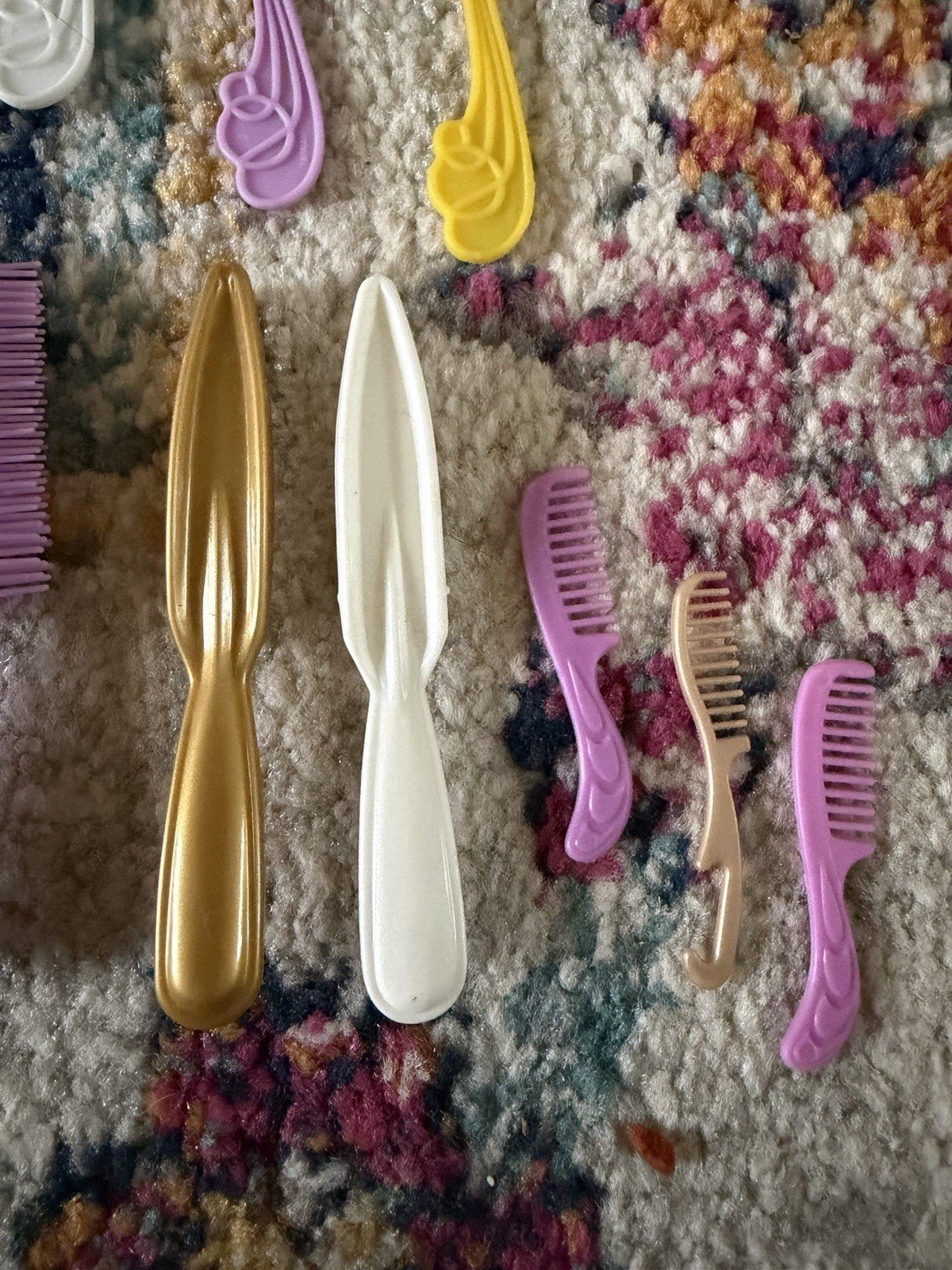 VTG She-Ra Princess of Power Replacement Or Barbie BRUSH COMB Lot Multiple Color