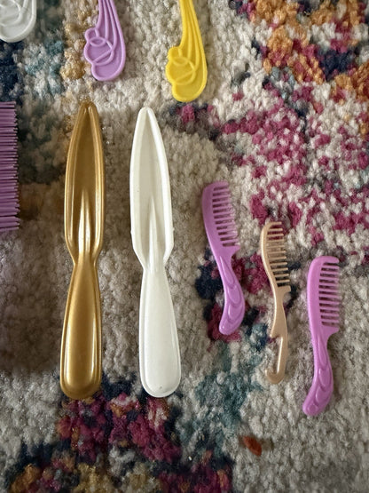 VTG She-Ra Princess of Power Replacement Or Barbie BRUSH COMB Lot Multiple Color