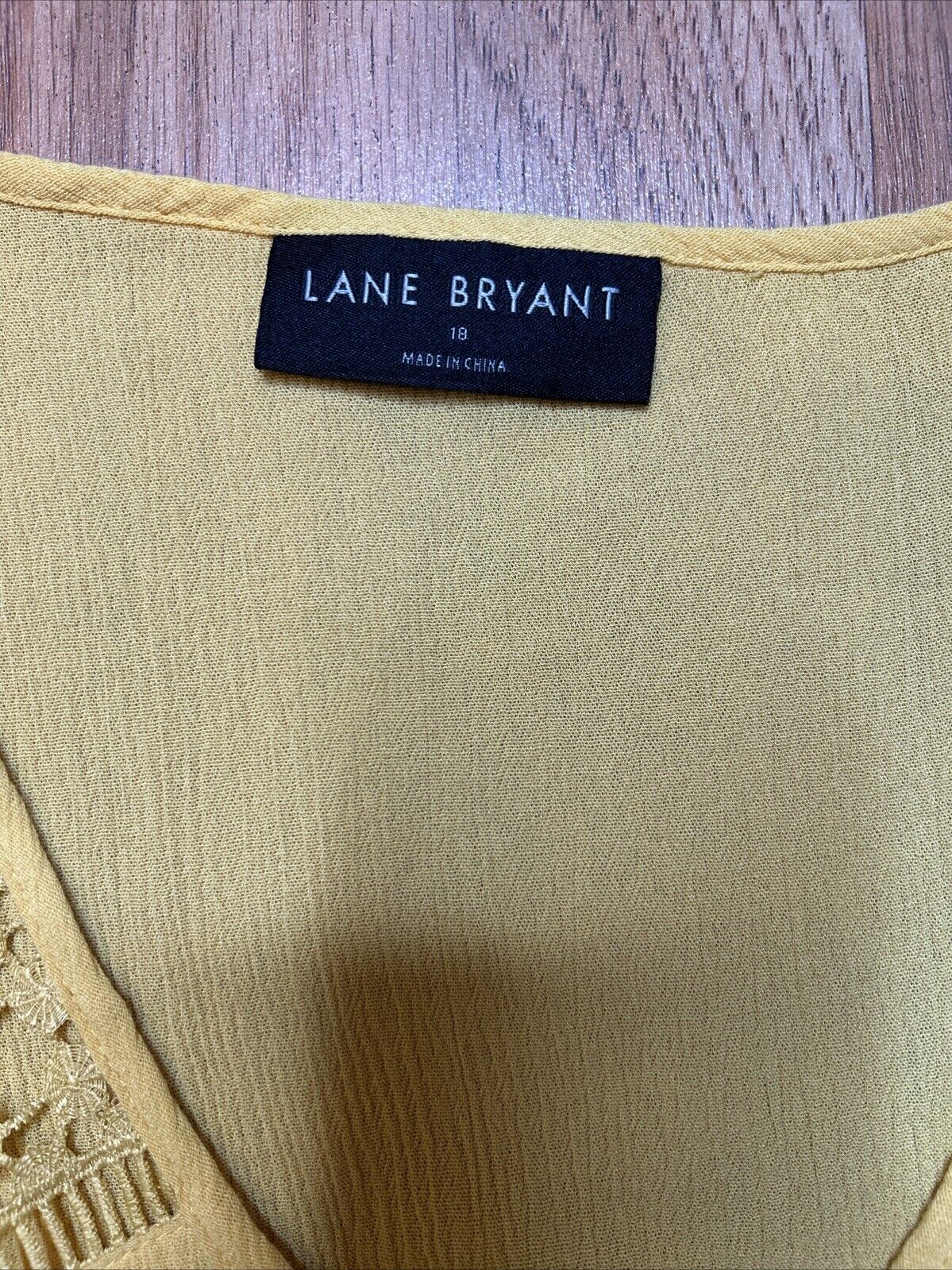 Lane Bryant Top Womens 18 Yellow Crinkle Crochet Button Front Sleeveless Tie 