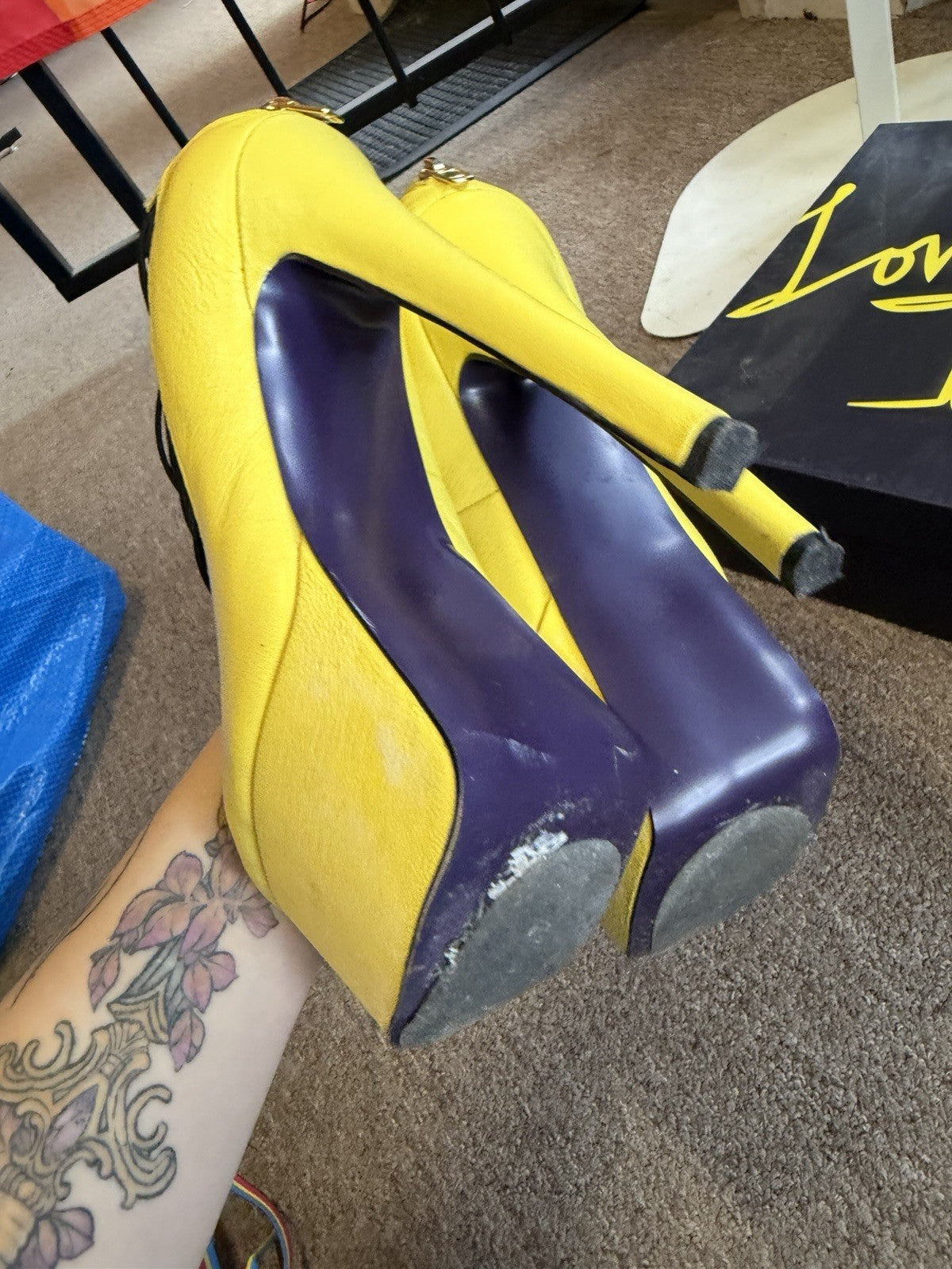 AS IS London Trash Womens Ceres Platform Heels Stiletto Yellow Suede Size 7.5