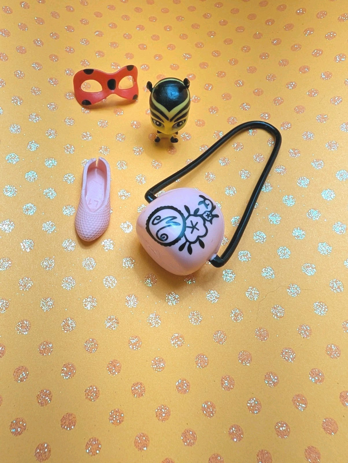 Miraculous Ladybug Queen Bee Pollen 1” Figure Playmates Mask Shoe Bag Lot