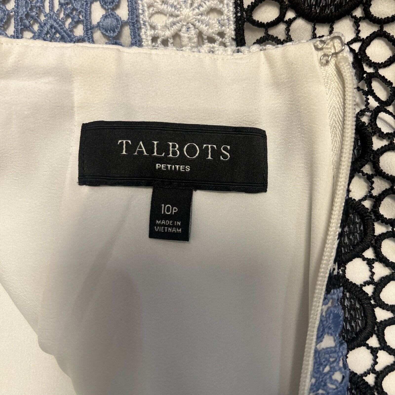 Talbots Knee Length Pencil Skirt Women's Size 10P Blue White Lace 