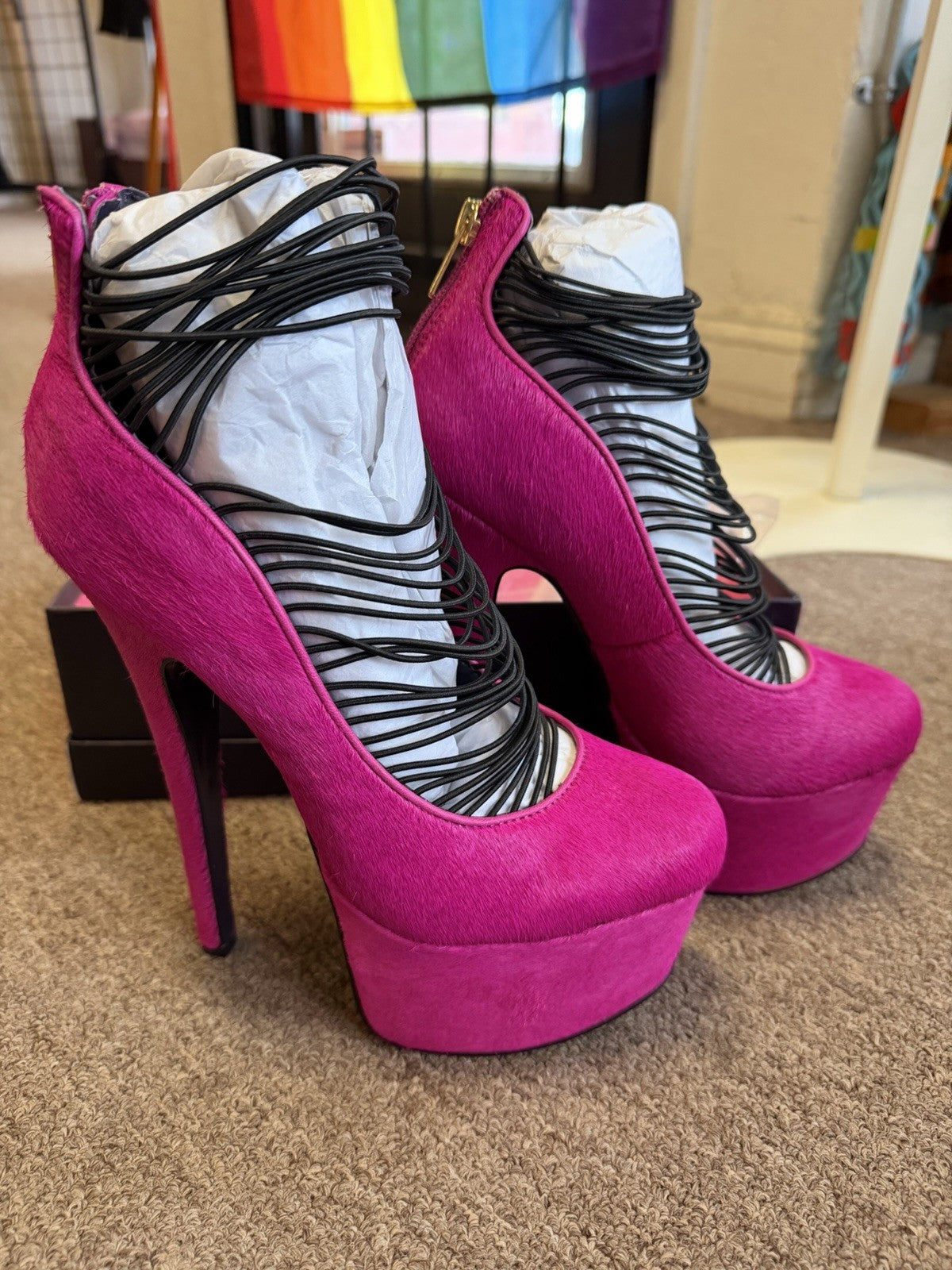 London Trash Womens Ceres Platform Heels Stiletto Pink Pony Hair Size 7.5