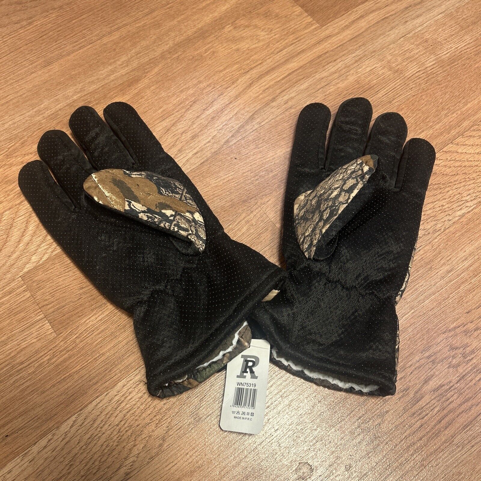 NWT Wood Forest Men's Camo insulated Gloves One Size Free Shipping