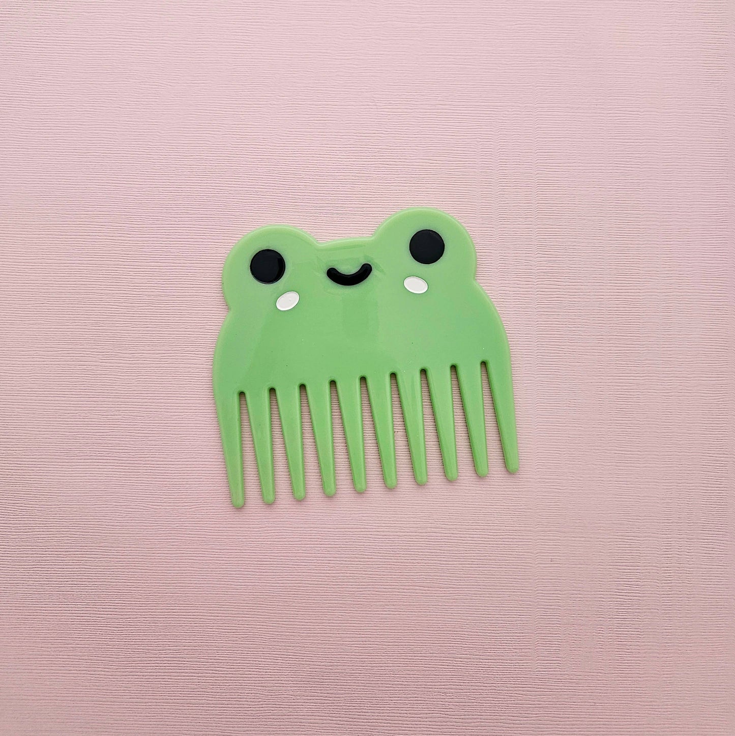 Froggy wide-tooth comb