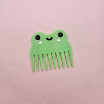 Froggy wide-tooth comb