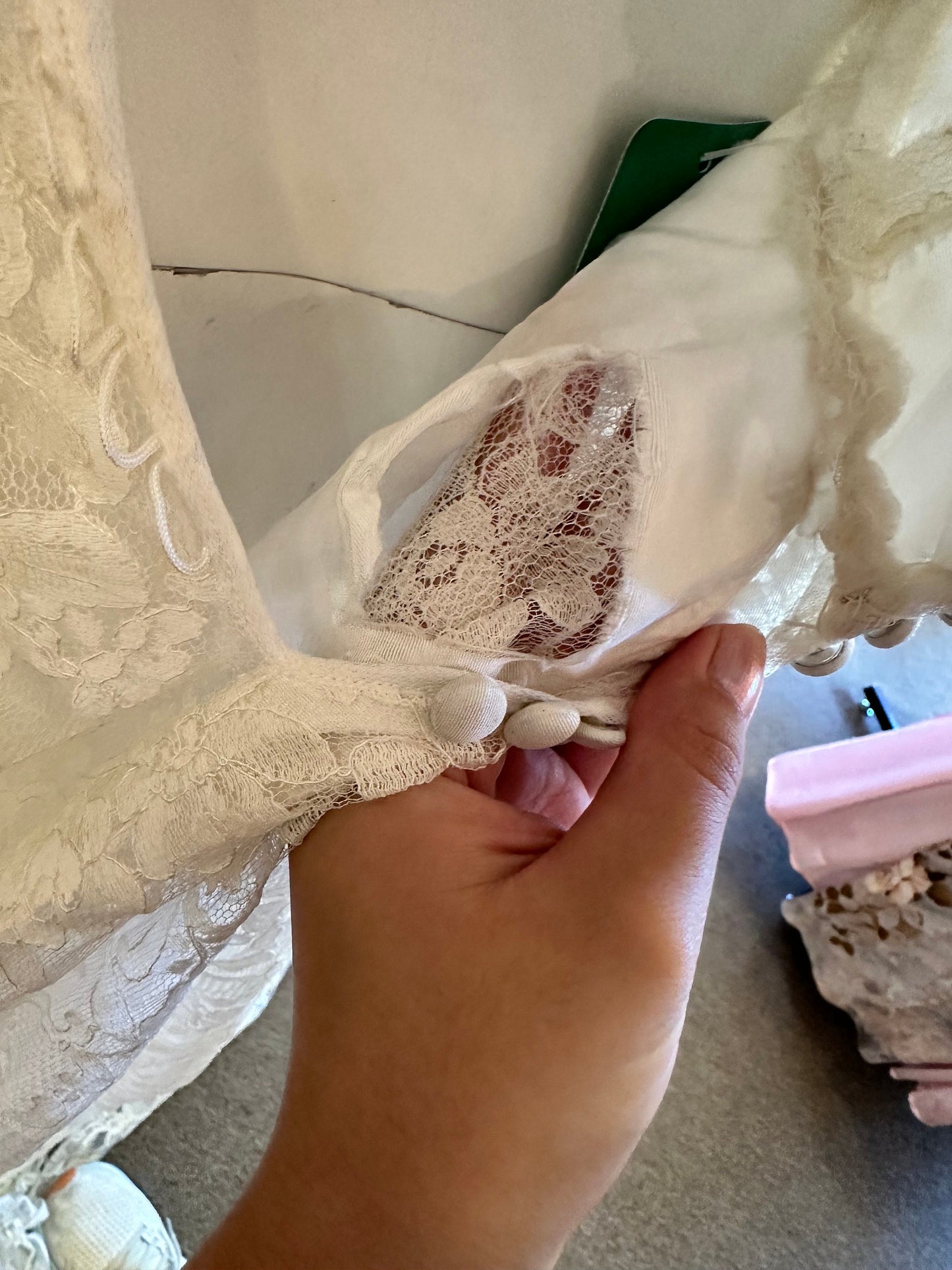 1950's Sweet Capsleeve Tulle and Lace Wedding Dress