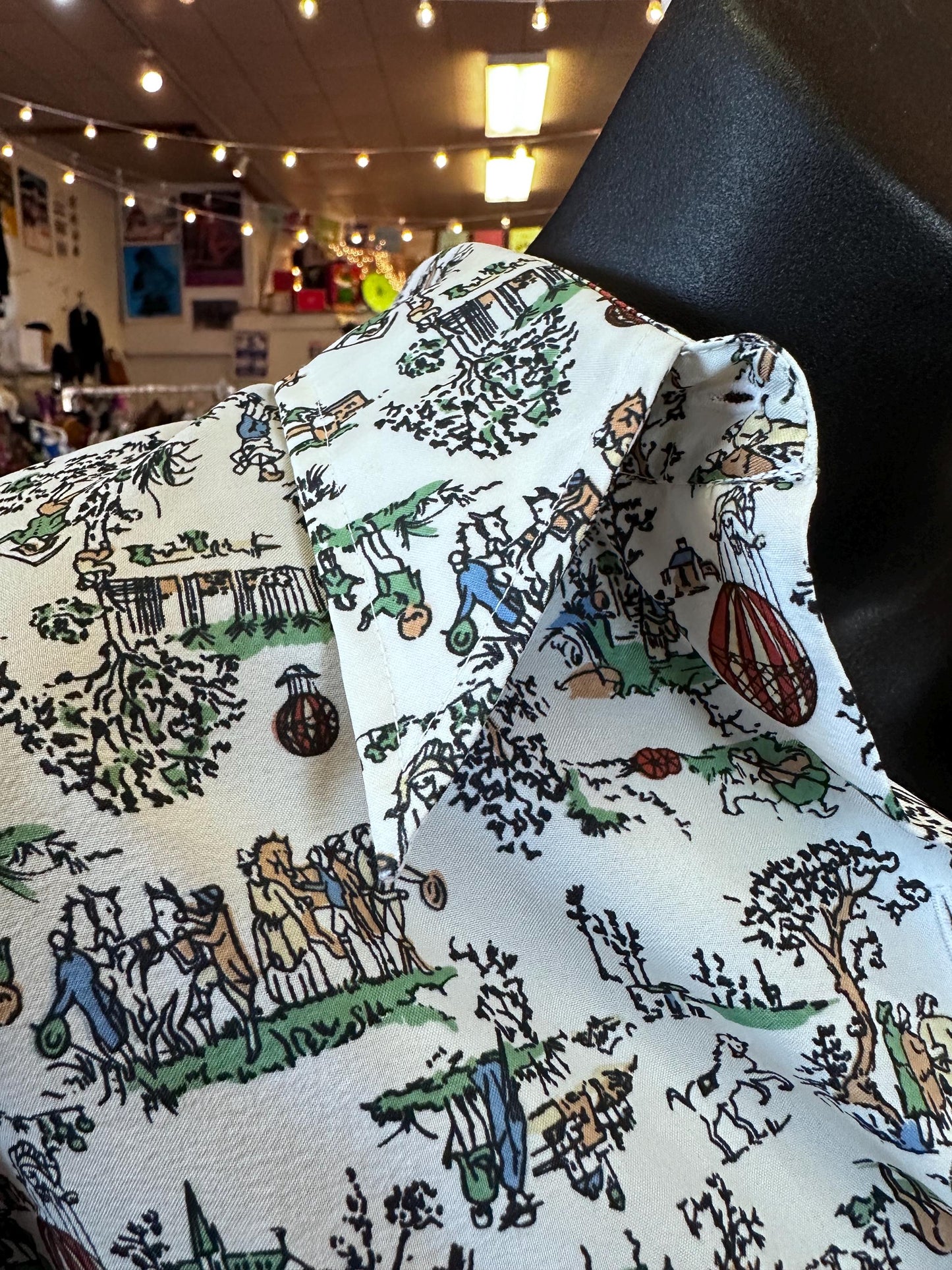 1970's Hot Air Balloon Print Pointed  Collar Poleyster Buttondown