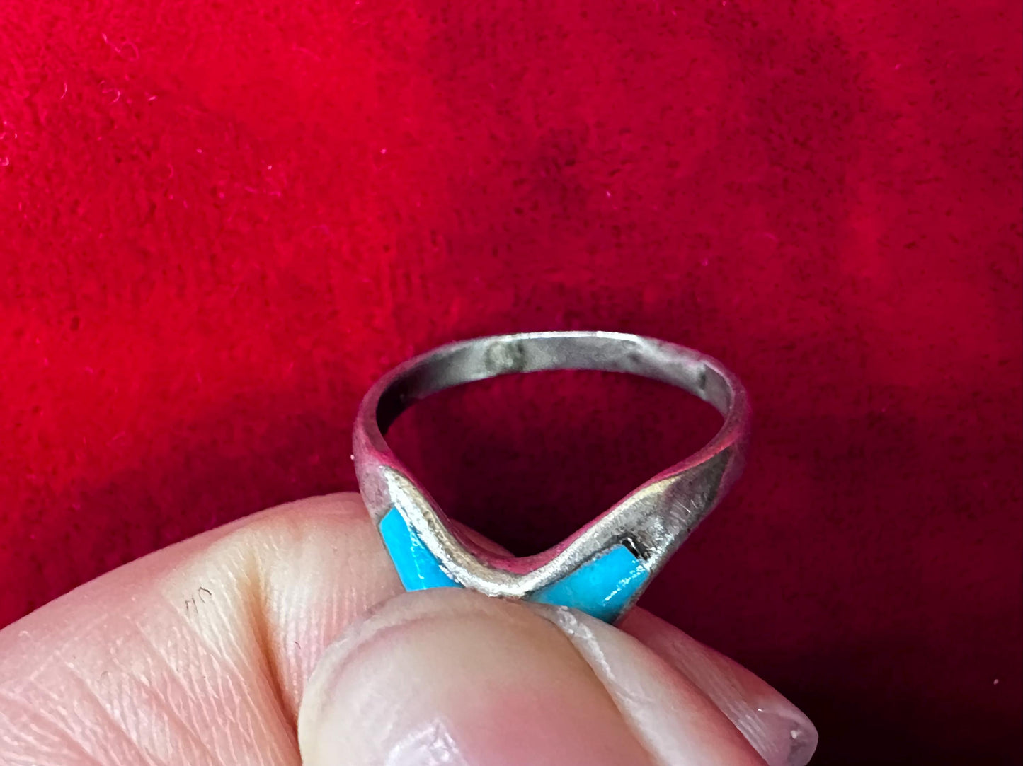 Vintage Zuni Navajo V Inlay Turquoise Ring Unmarked