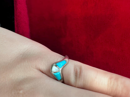 Vintage Zuni Navajo V Inlay Turquoise Ring Unmarked