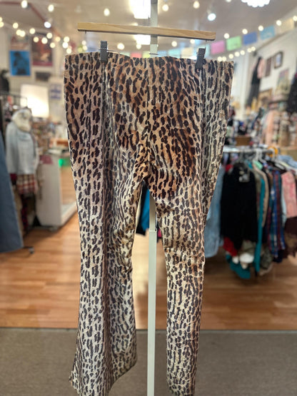 Aardvark's Odd Ark Vintage Plus Size XL Leopard O-Ring flares