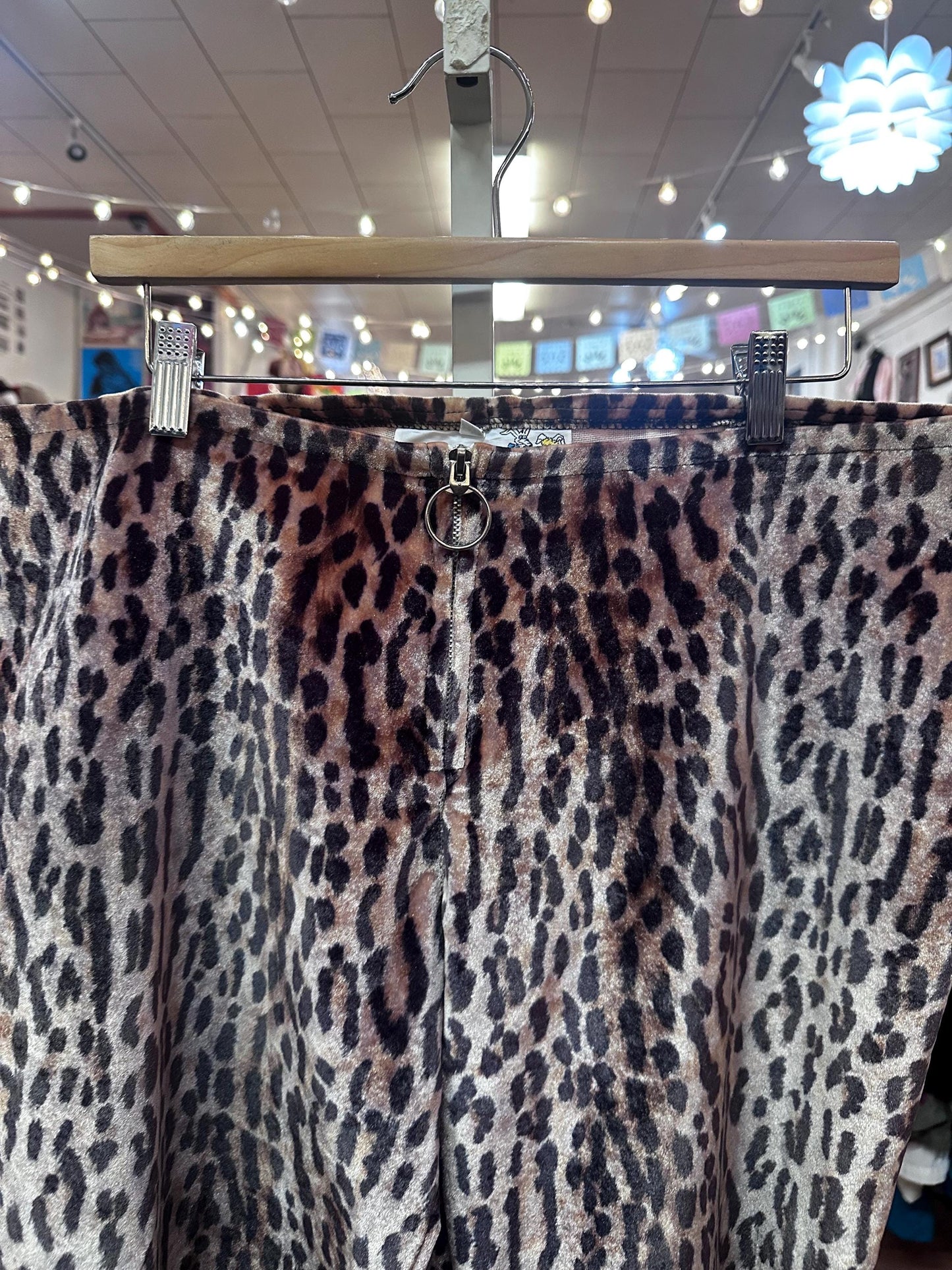 Aardvark's Odd Ark Vintage Plus Size XL Leopard O-Ring flares