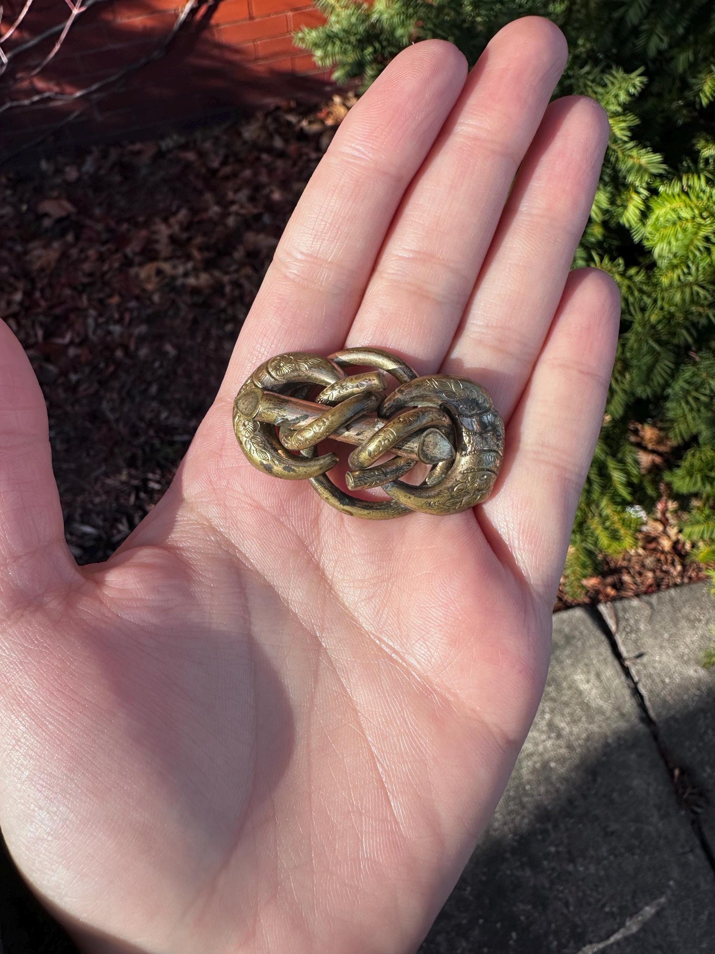 Victorian Brutalist Gold Tone Lovers Knot