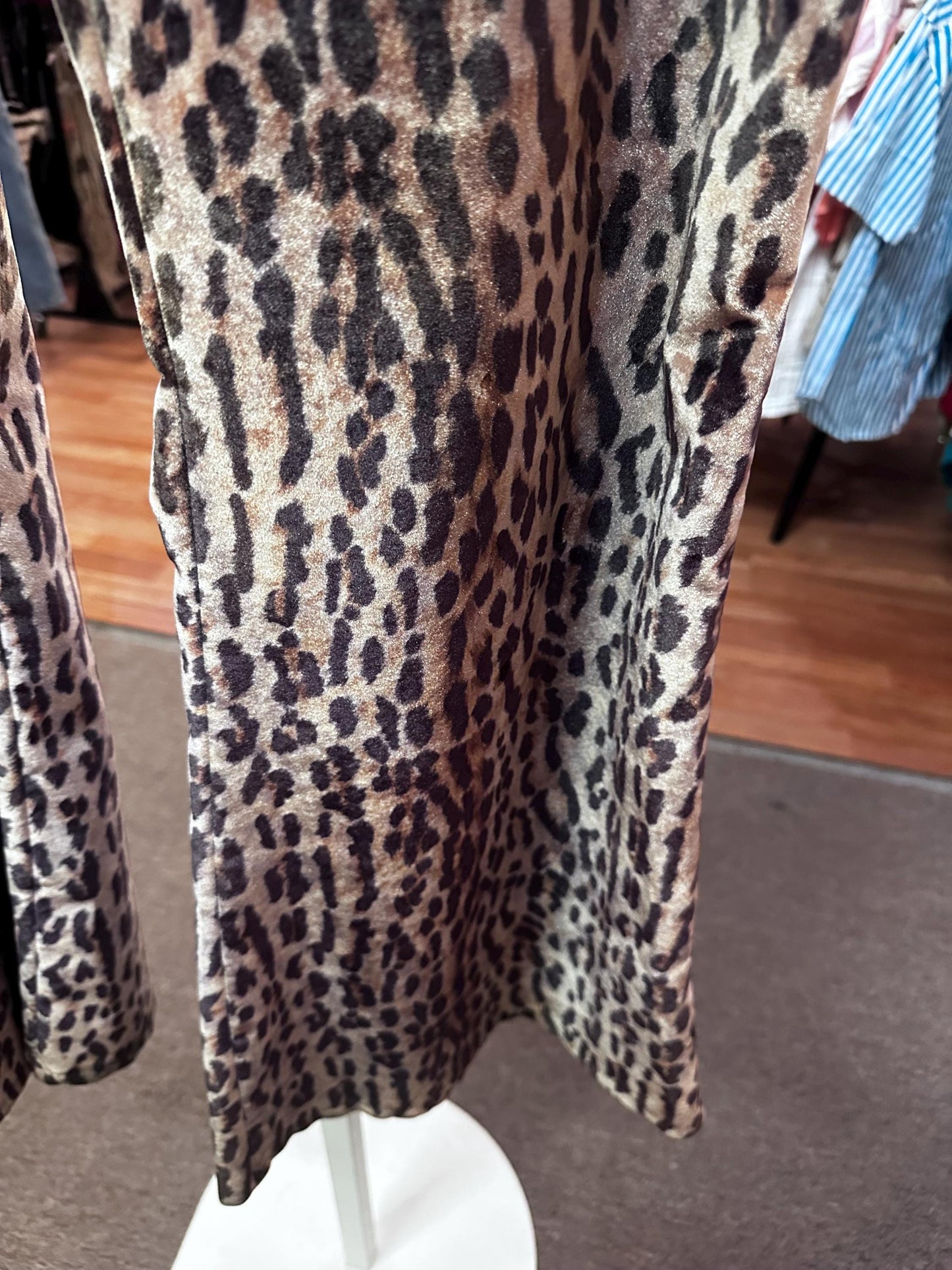 Aardvark's Odd Ark Vintage Plus Size XL Leopard O-Ring flares