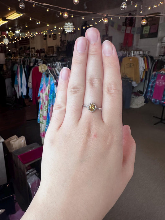 Vintage Sterling Silver Citrine Ring – Swirl Band, Size 7 (.925, 1.91g)