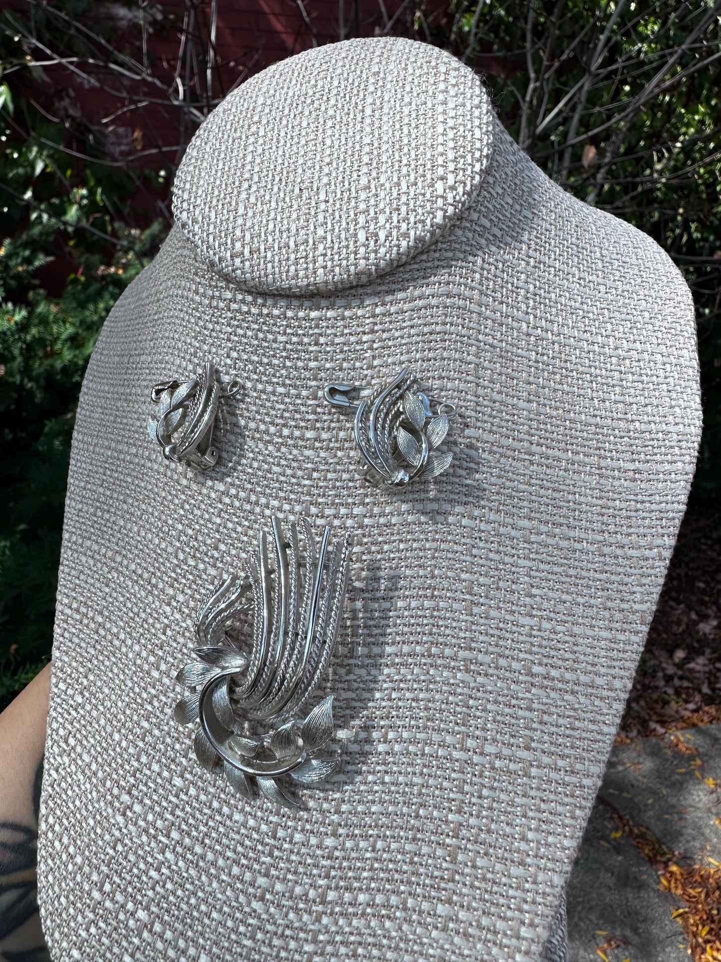 Lisner Signed Vintage MCM Silvertone Clip On Earrings and Brooch