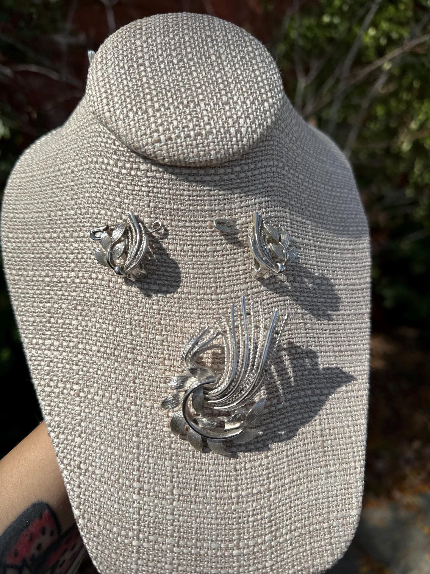 Lisner Signed Vintage MCM Silvertone Clip On Earrings and Brooch