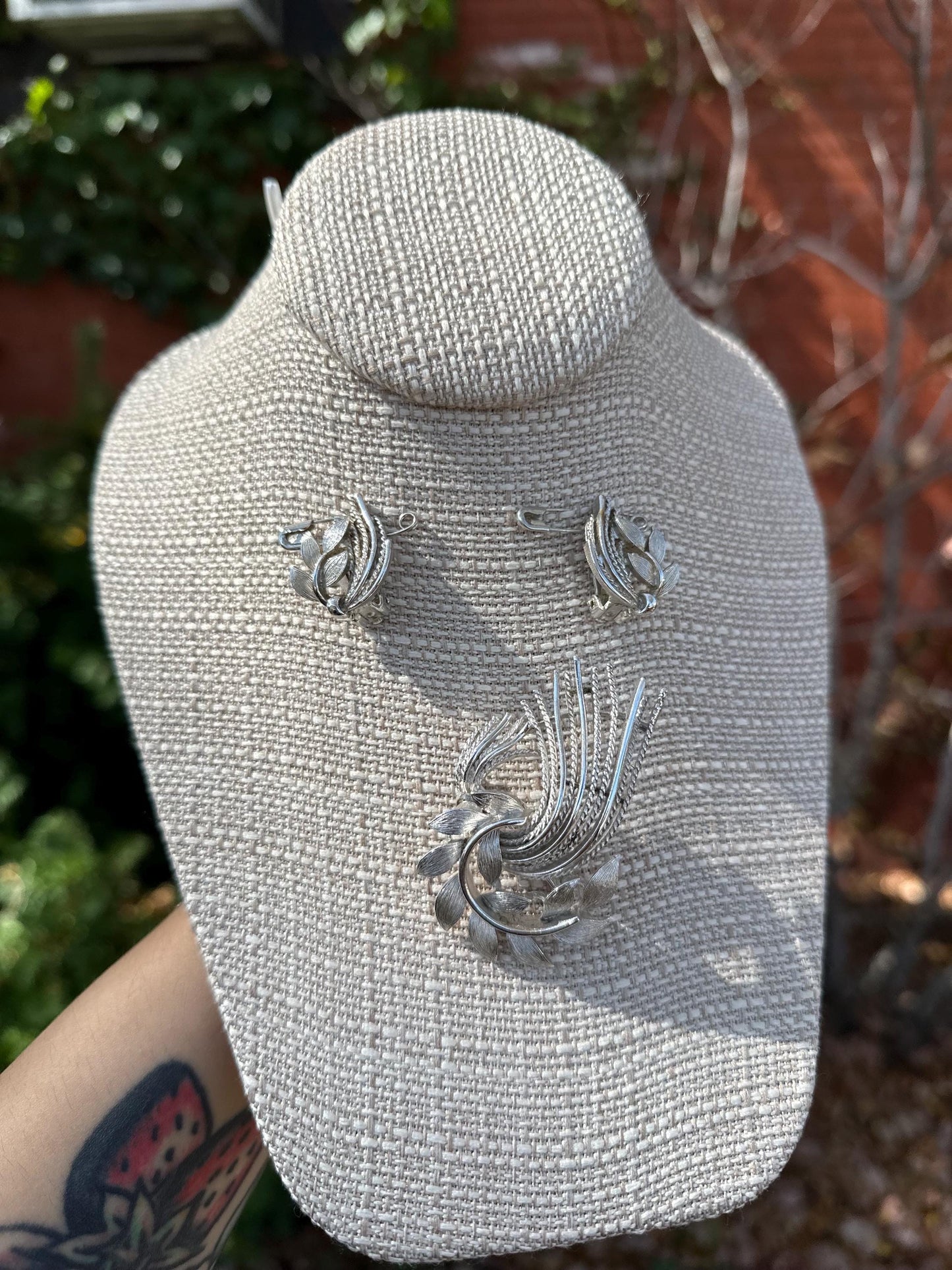 Lisner Signed Vintage MCM Silvertone Clip On Earrings and Brooch
