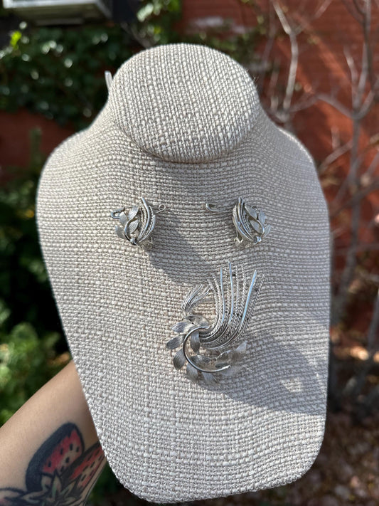 Lisner Signed Vintage MCM Silvertone Clip On Earrings and Brooch