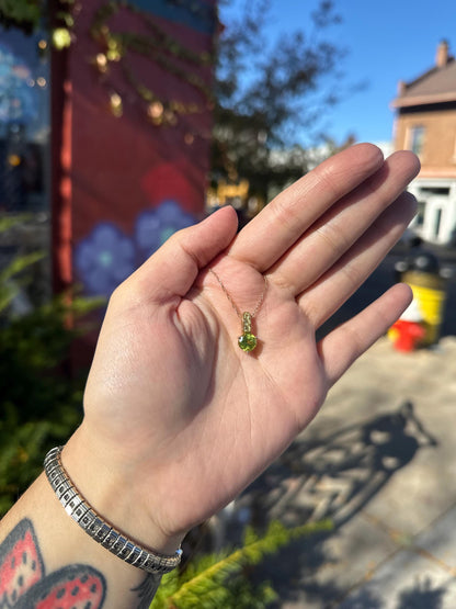 14K Gold Gorgeous Dainty Minimalist 3 Stone Peridot Pendant Necklace August Birthstone Feminine Jewelry Birthday Gift