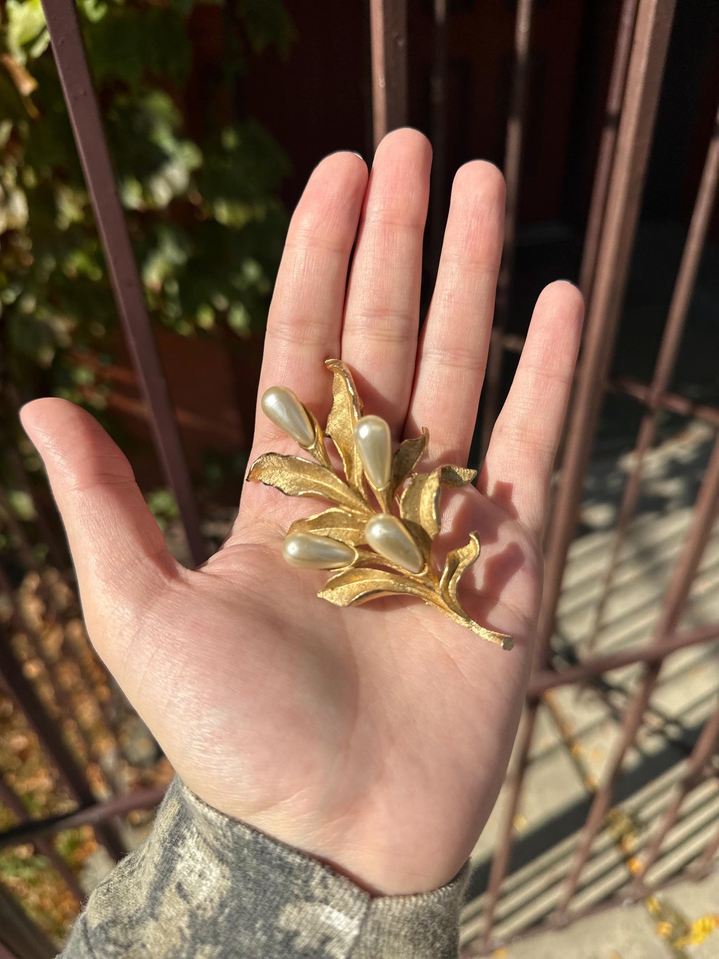 Vintage 1950s Trefari Gold Tone and Pearl Leaf Brooch and Clip on Earring Set