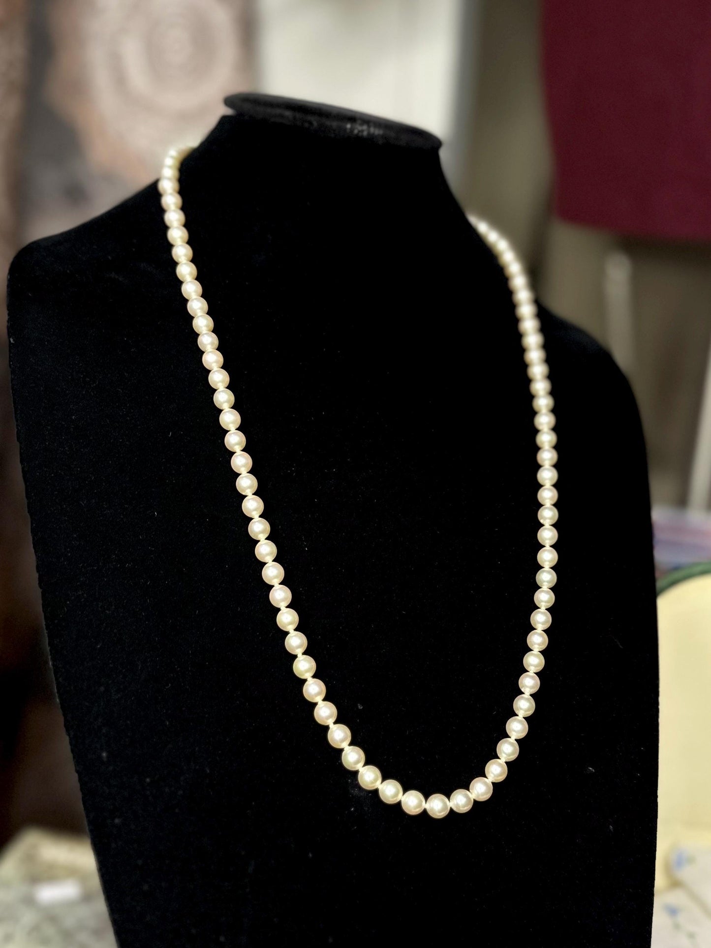 Gorgeous Vintage PM70 Marjorica Simulated Pearl Creamy White Single Strand Hand Knotted Sterling Silver Clasp