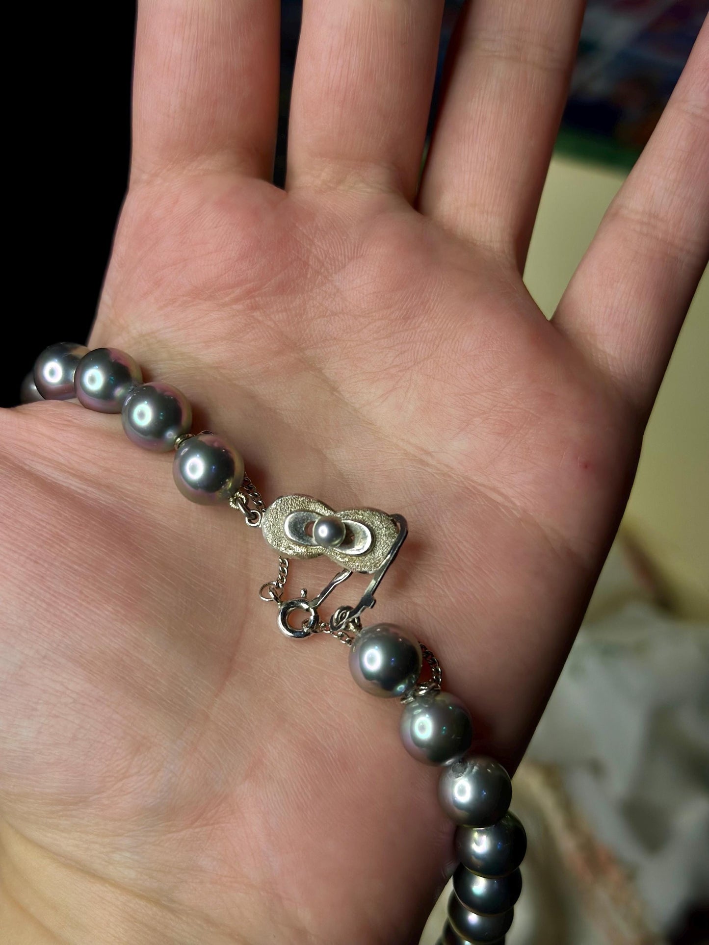 Gorgeous Vintage PM70 Marjorica Simulated Pearl Iridescent Blue Gray Pearls Single Strand Longish