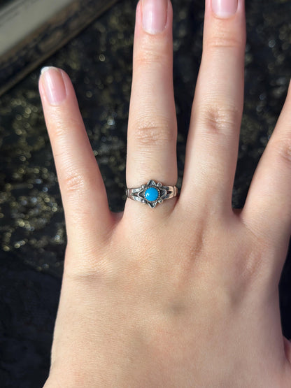 Vintage Womens Native Southwest Dainty Antique Sterling Silver Sun Southern Bell Trading Robins Egg Turquoise Size 5 Ring