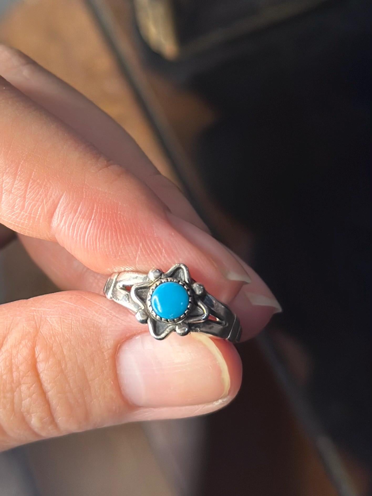 Vintage Womens Native Southwest Dainty Antique Sterling Silver Sun Southern Bell Trading Robins Egg Turquoise Size 5 Ring