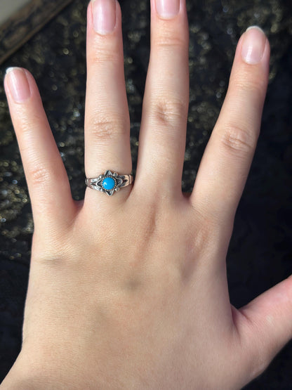 Vintage Womens Native Southwest Dainty Antique Sterling Silver Sun Southern Bell Trading Robins Egg Turquoise Size 5 Ring