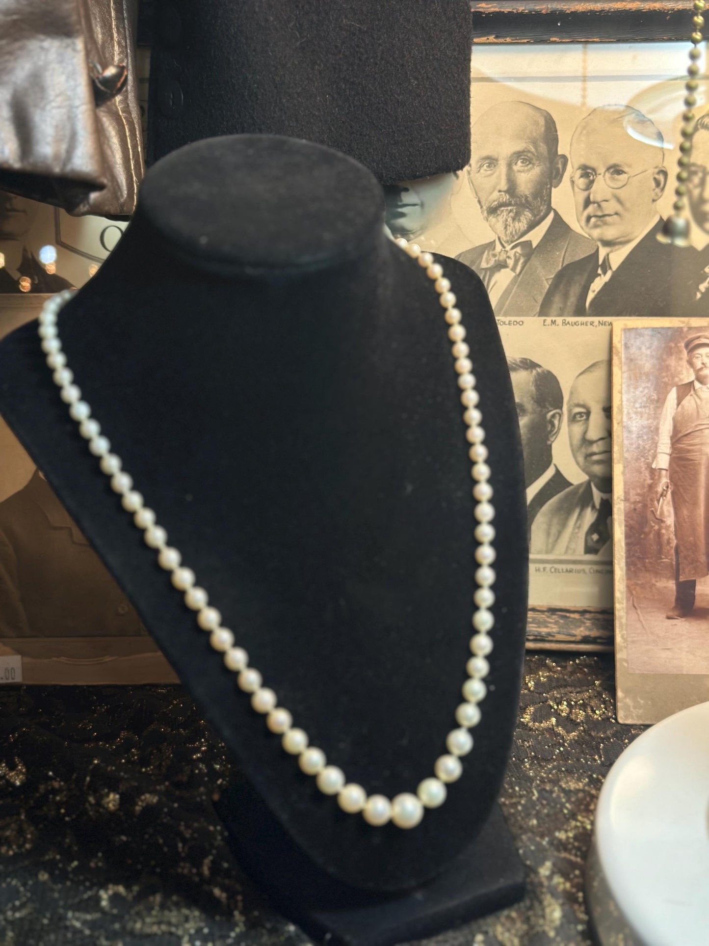 Vintage 1950s Graduated Classy Simulated PM 70 Pearls in Creamy White Shorter Strand Box Clasp Hand Knotted
