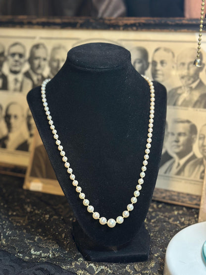 Vintage 1950s Graduated Classy Simulated PM 70 Pearls in Creamy White Shorter Strand Box Clasp Hand Knotted